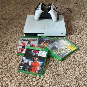 Xbox one s 500gb (white) and games